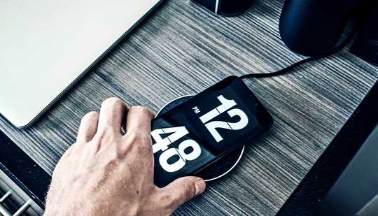 How Wireless Charging Can Mess Up Your Phone’s Battery How Wireless Charging Can Mess Up Your Phone’s Battery