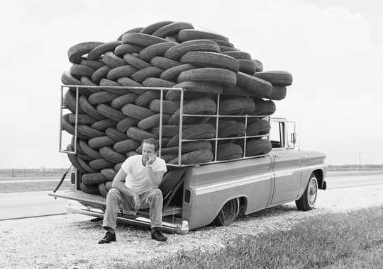 What Makes Something Ironic? What Makes Something Ironic?