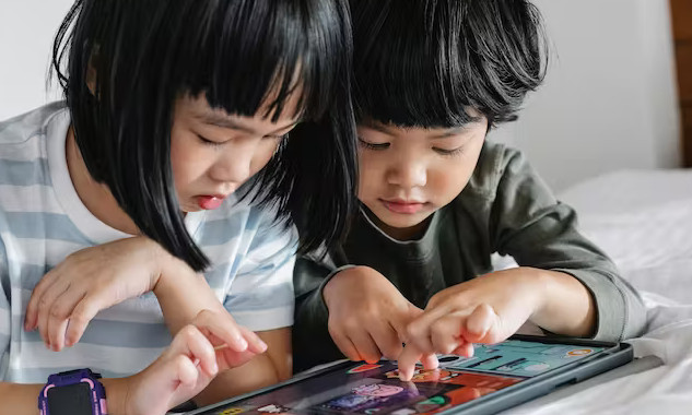 3 Smart Ways to Help Kids Transition Off Screens limiting childres screen time 1 16