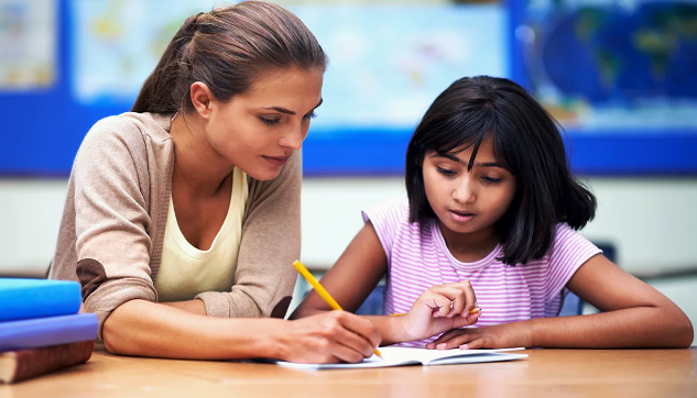 How do tailored teaching methods impact student engagement and confidence?