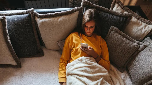 How to Break Your Doom-Scrolling Habit Tonight