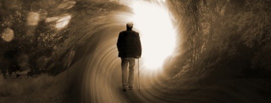 Being Present at the Moment of Death of a Loved One Being Present at the Moment of Death of a Loved One