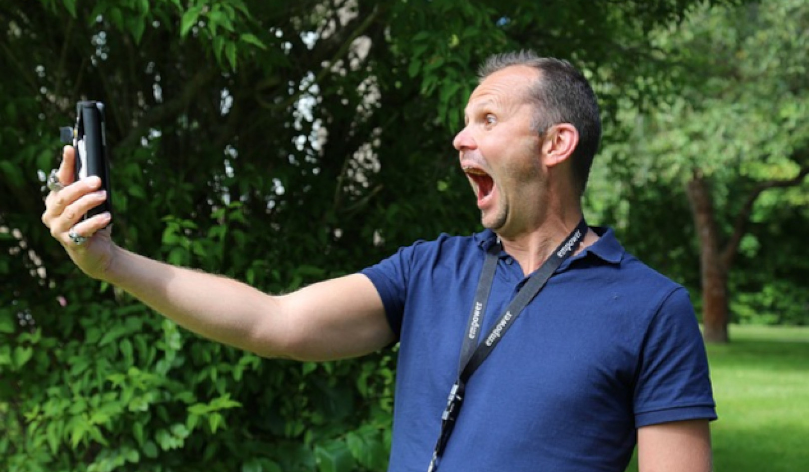 Is Power a Drug, or a Means to Happiness?